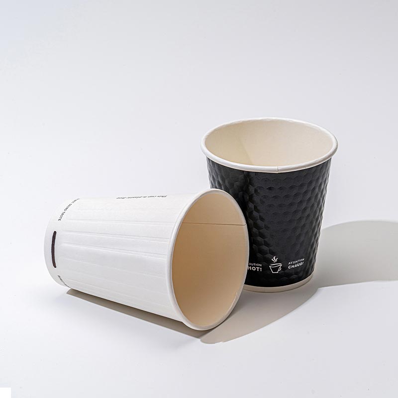 Copo de papel em relevo